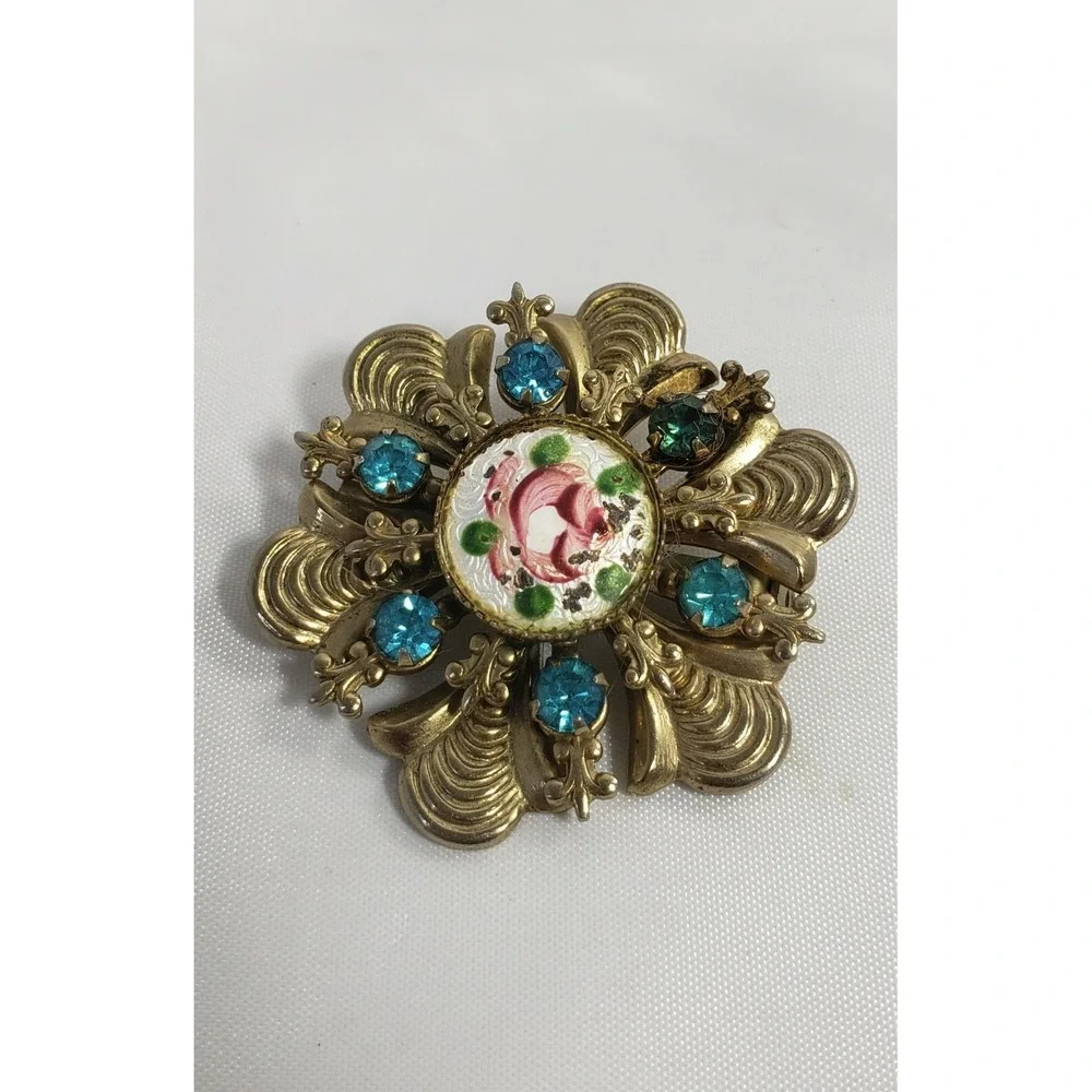 2 Beautiful Gold Tone Brooches Pins Flower